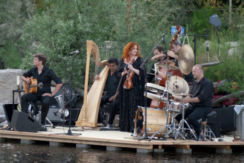 Martina Eisenreich und ihr Ensemble (Foto: Stephan Koch, 2014)